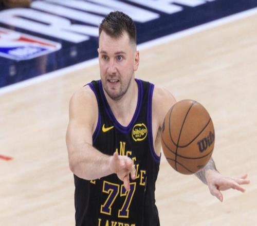 湖人116110独行侠迎4利好!詹姆斯+2将末节统治级,东契奇合理了