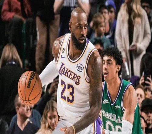 东契奇历史第一!湖人双杀独行侠,艾顿16中4,詹姆斯连创3大神迹