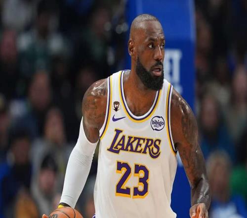 全靠41岁老詹!末节11+3+2+1断1帽引276湖人五小他成王牌