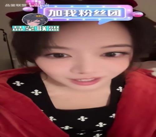 二哥骆歆:初吻当然在啦我只亲过小狗30多岁初吻还在怎么办啊