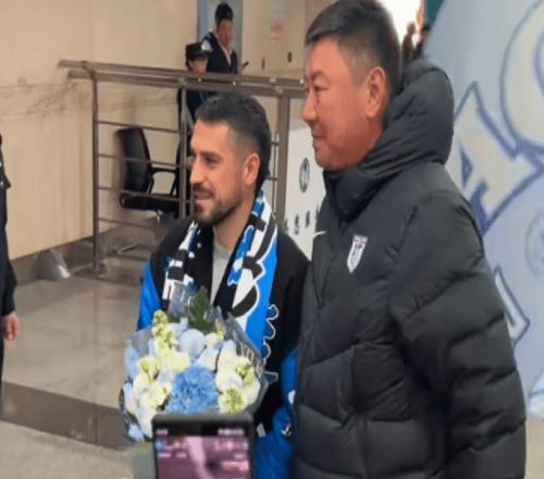 32岁大牌外援顶薪重返中超！引大连轰