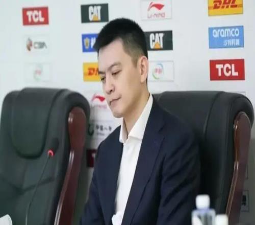 CBA最帅的教练也下课了!辽宁男篮宣布杨鸣因个人身体原因辞职