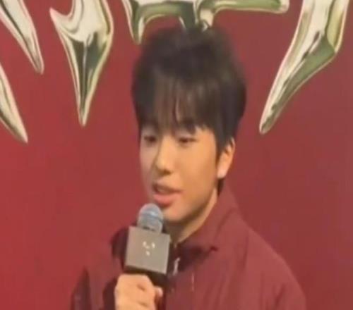 李镇全：没想到和日本队差距这么大，在场上有一种无力感