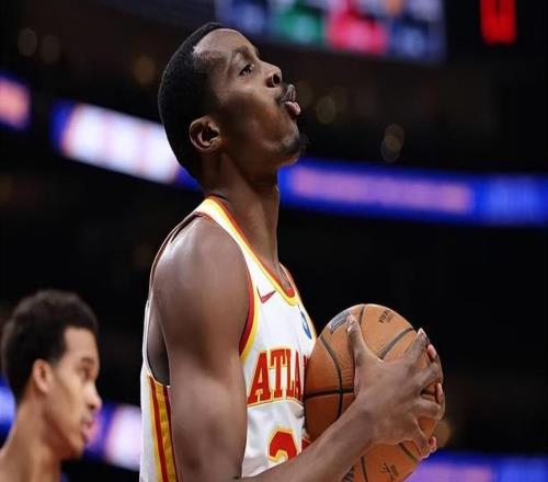 在湖人没打出来，但内线新星加盟老鹰