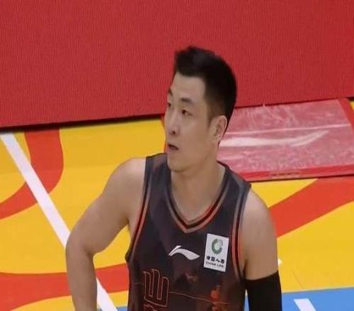 山东为何逆转黑马鲁媒名记给出答案,点名高诗岩,重点表扬一人