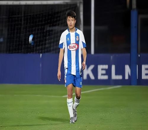 上港后防補強有望引進楊希，未來或把明天送回津門虎，以官宣為準