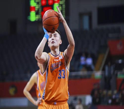 1句話惹禍！馬布里愛徒被封殺，得罪遼寧教練，讓位給郭艾倫老友