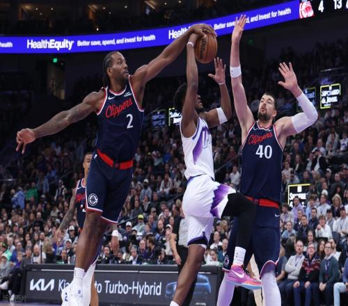 喬丹附體！小卡打爆爵士！直沖西部第九，哈登16+3+10+4三節(jié)下班