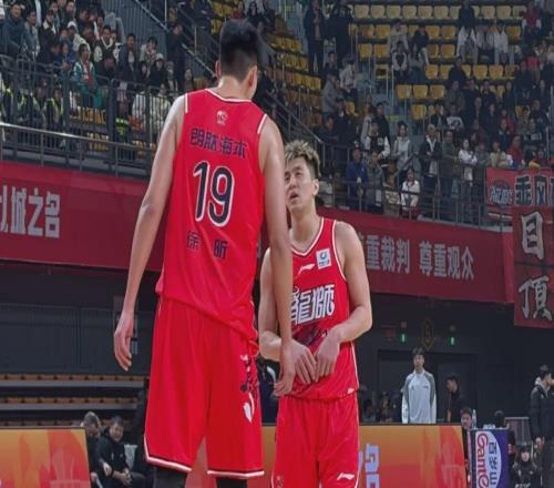 24+14！徐中鋒！真打成文班亞馬了...