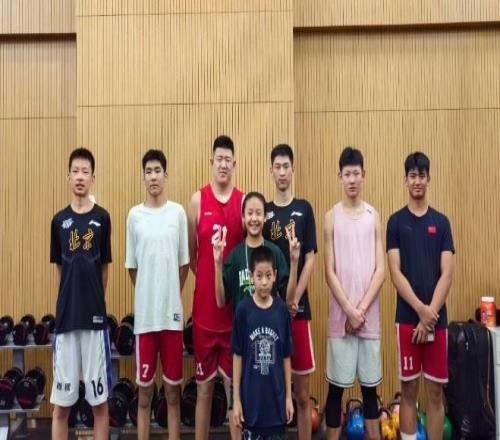 重型內(nèi)線！23+8+5小韓德君國青揚(yáng)威2弱點(diǎn)不改善難比“功夫熊貓”