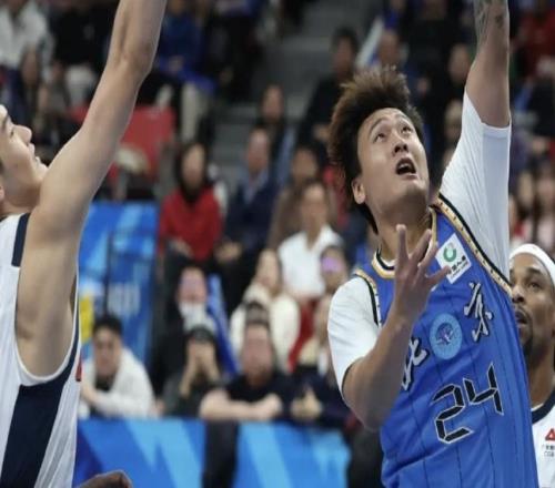 許利民：趙睿和斯佩爾曼今晚復(fù)出，但還將以此前陣容為主