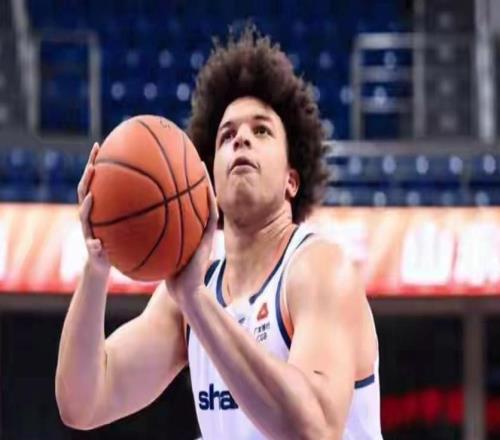 洛夫頓30分10板2助CBA上海9578廣州劉顏誠14分