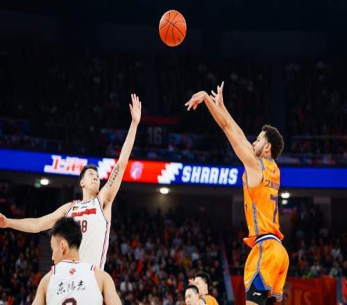 第6外援終于來了！遼籃簽下超級得分手，季后賽對陣廣東曾砍33+11