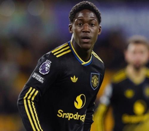 曼联重启梅努续约,阿莫林弃将重获新生,红魔太子值20万镑周薪吗