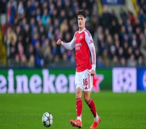 內(nèi)爾高：我奶奶每年圣誕會(huì)送我剪貼簿，里邊都是有關(guān)我的報(bào)紙