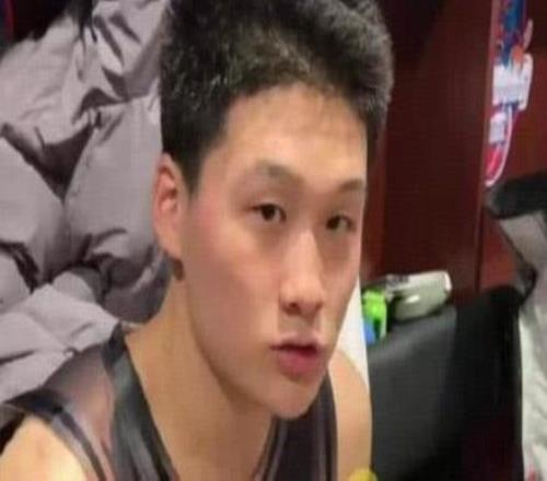 太高效了,山东18岁小将王证生涯第二战登场3分钟轰下11分