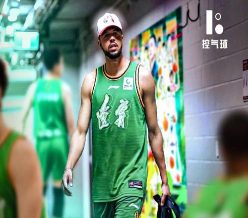 遼寧男籃簽約24+6超強(qiáng)得分手，北京兩主力傷愈，山西官宣新外援