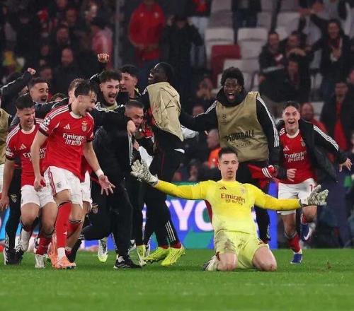 葡超成歐冠末輪贏家！葡體絕殺進(jìn)前八穆帥帶隊(duì)壓哨晉級(jí)