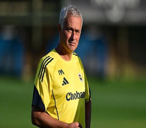 42打服皇馬！西媒曝穆帥進入皇馬名單，高層拍板，成換帥最優(yōu)解