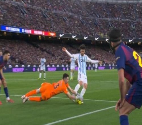 西甲裁判評(píng)議：奧維耶多門(mén)將禁區(qū)接球霍安撲救不犯規(guī)不判點(diǎn)