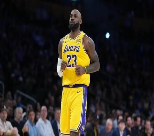 當(dāng)詹姆斯落淚時(shí)，沒(méi)人知道這是不是他最后一次回來(lái)