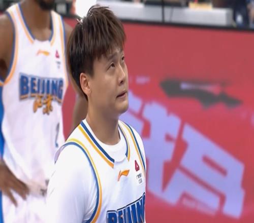 看到北京落后暫停時趙睿不耐煩的表情，才知道，許利民有多能作妖