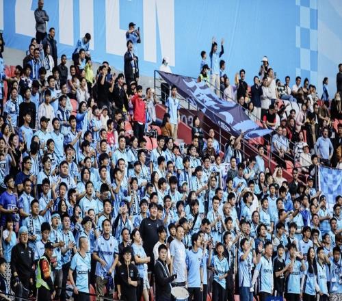 中超新賽季球衣公布深圳新鵬城天藍(lán)色戰(zhàn)袍“秒變”深圳校服