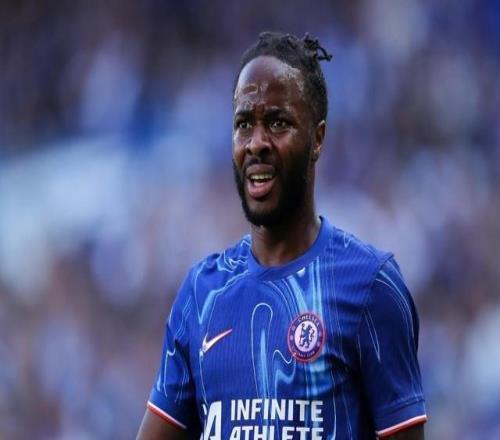 名记：那不勒斯已联系斯特林的经纪人，交易竞争十分激烈