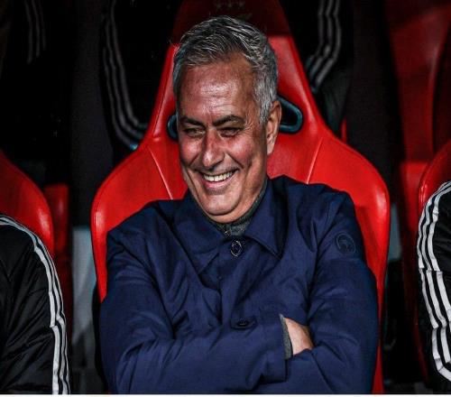 净胜球优势出线！穆帅疯狂庆祝42皇马