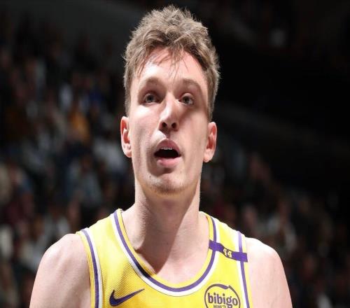 重回老東家，慘敗30分！向湖人提出交易申請(qǐng)，17順位新秀另尋出路