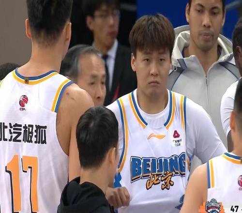 北京男籃15分完敗不敵天津，范子銘正負(fù)值19，趙睿斯佩爾曼復(fù)出