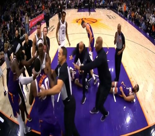 火爆沖突5人吃T！太陽險(xiǎn)勝籃網(wǎng)狄龍26分瀕臨禁賽波特36分