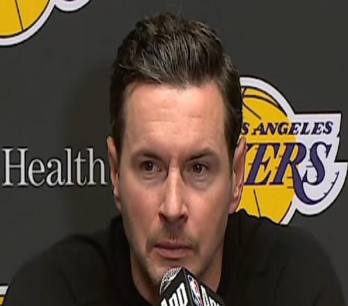 雷迪克：詹姆斯回到家鄉(xiāng)肯定會有情緒波動這里的地板有安全隱患