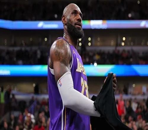 记者：詹姆斯不考虑告别巡演，这将面临