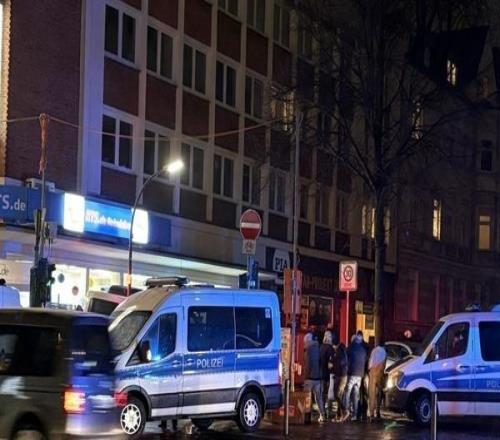 這是要干啥魯爾：多位多特球迷試圖搶走一國米球迷的紀(jì)念品