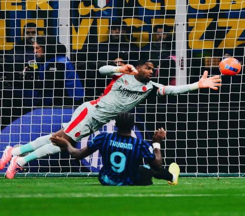 米蘭親娘！邁尼昂撲救數(shù)據(jù)冠絕五大聯(lián)賽，即將頂薪續(xù)約5年