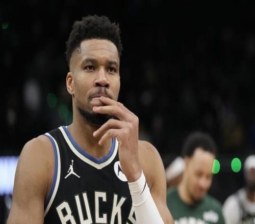 那封早已寫好的辭職信，終于被字母哥親手交給管理層