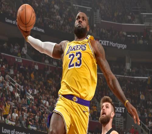 詹姆斯：說(shuō)不準(zhǔn)明年是否繼續(xù)所以更珍惜當(dāng)下從沒(méi)想過(guò)告別巡演的事