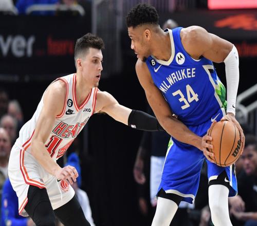 Stein認為熱火能為字母哥獻上的最佳方案是希羅韋爾加上兩輪首選和其他籌碼_NBA直播