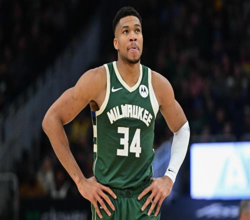 勇士消息：8換2方案曝光，勇管致歉庫里，戰(zhàn)活塞出場更新