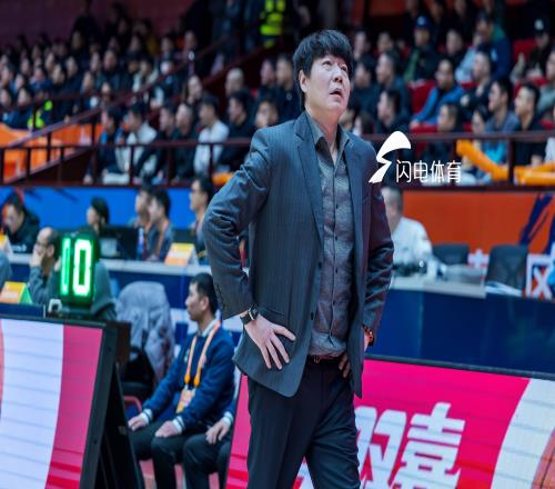山東高速男籃不敵浙江廣廈，邱彪賽后點(diǎn)評(píng)小將王證