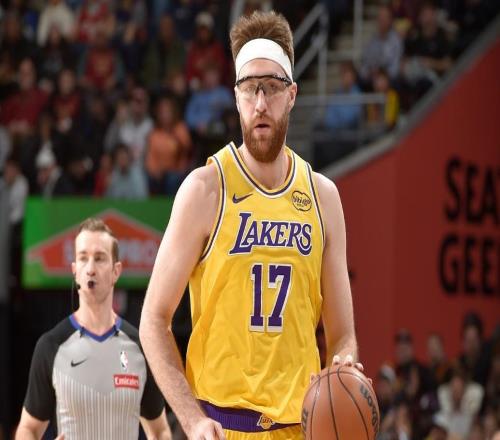 莫名其妙又成為了犧牲品，湖人為什么突然間不讓他進(jìn)入輪換陣容