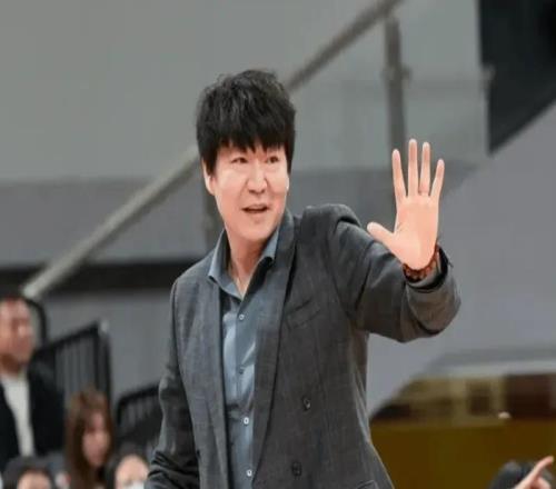 輸廣廈發(fā)布會(huì)！邱彪強(qiáng)調(diào)學(xué)習(xí)+疲憊，評(píng)價(jià)王證給高度評(píng)價(jià)檢驗(yàn)自己