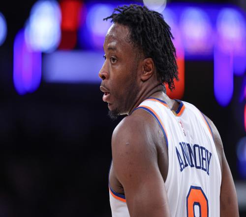 文胖：紐約可以通過交易阿努諾比來追逐字母哥，他是類似小白的冠軍拼圖_NBA直播