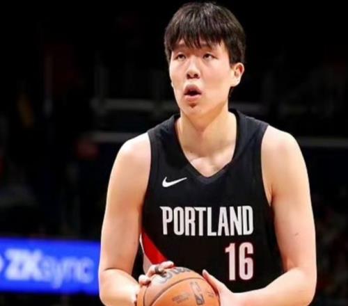 從“樹懶”到防守鐵閘，楊瀚森進(jìn)步明顯，已成NBA合格輪換