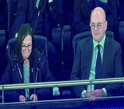 郵報：憤怒的球迷與熱刺掌權(quán)人對峙，高層加強了安保措施