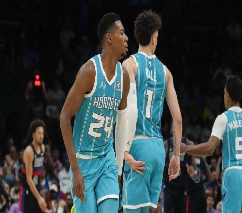 別只顧著文班亞馬了！同屆的榜眼，如今場(chǎng)均20+4+3，他值得被關(guān)注