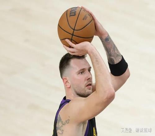 湖人大勝奇才三喜臨門，前狀元觸底反彈，兩數(shù)據(jù)占優(yōu)奠定基調(diào)