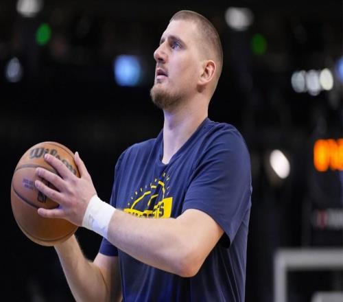 好消息，掘金隊(duì)約基奇?zhèn)鷱?fù)出，有望在缺席16場(chǎng)比賽后對(duì)陣快船隊(duì)