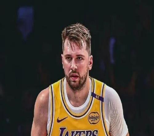 東契奇差億點(diǎn)單場(chǎng)50+20+20三雙！史上最快30+三雙！平平無奇嘛！